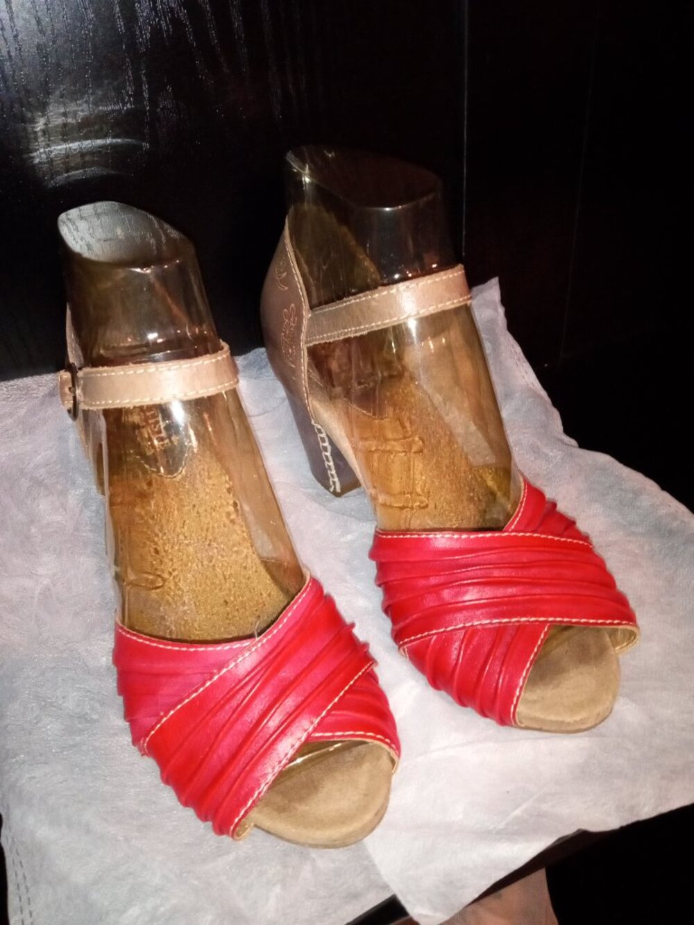 L'artiste Peep Toe Heels